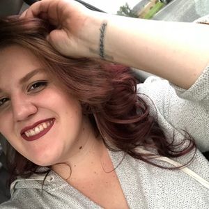 Meet your Posher, Caleigh